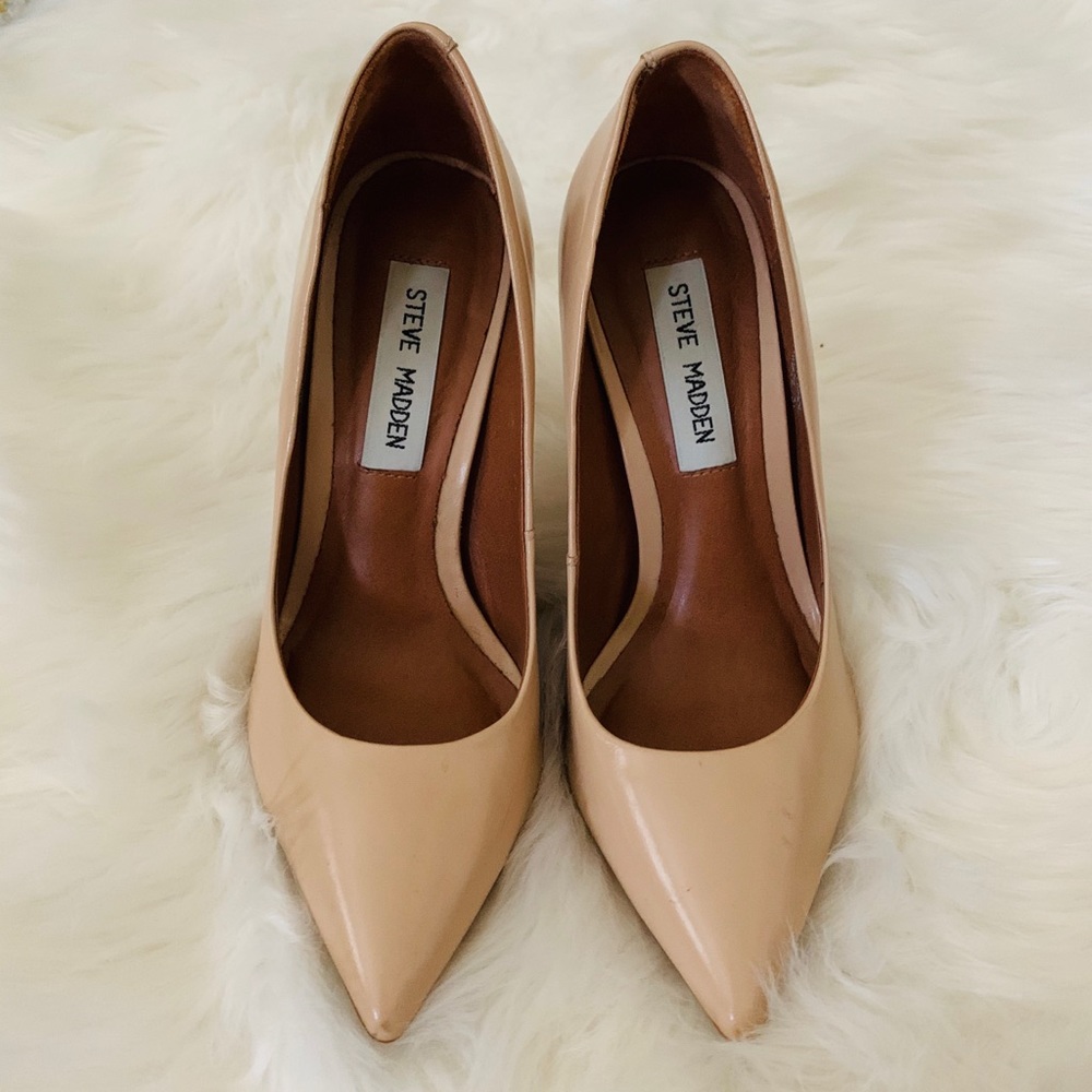 Steve Madden Nude pointed heels